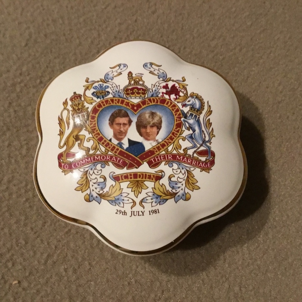 Royal Family Charles and Diana Commemorative Porcelain Trinket Box